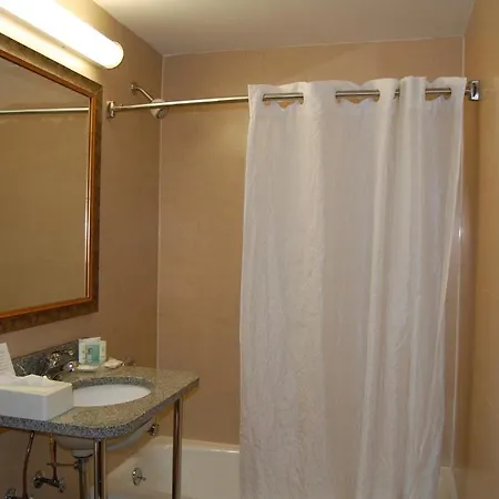 Ramada By Wyndham Times Square West 3*