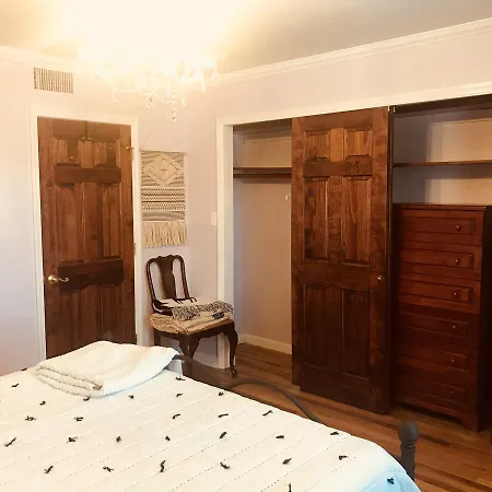 Apartment Douglaston/ Little Neck *