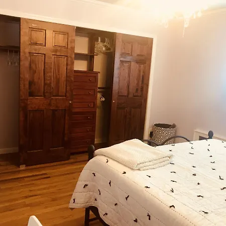 Douglaston/ Little Neck Apartment New York