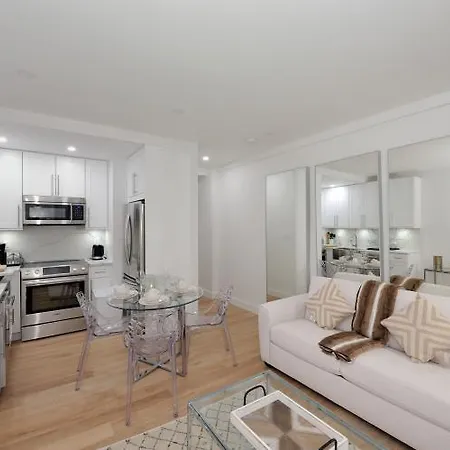 Beautiful Midtown East Apartment