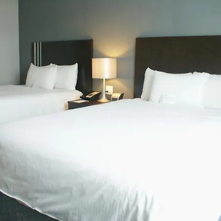 Wyndham Garden Long Island Hotel New York