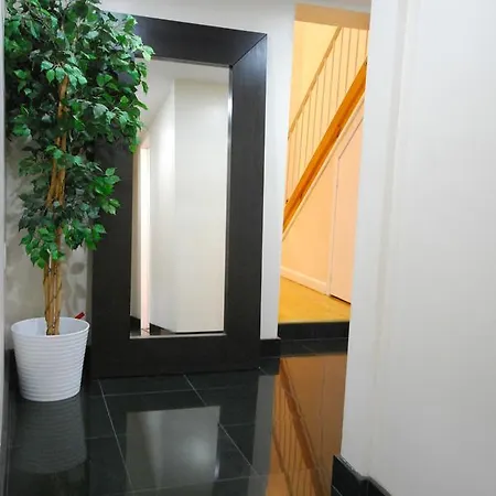 Apartment Broadway