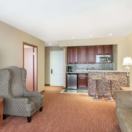 Hotel Ramada By Wyndham Flushing Queens New York