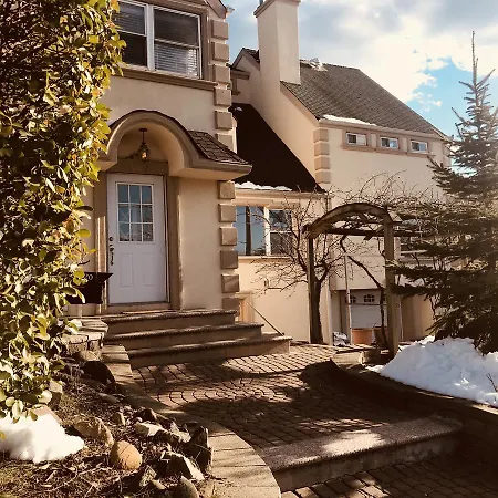 Douglaston/ Little Neck Apartment