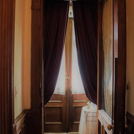 Harlem Grand Bed & Breakfast