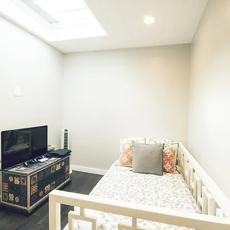 Moblat Bkn Apartment