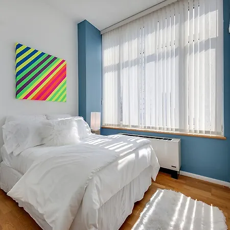 Times Square Lux Highrise Apartment