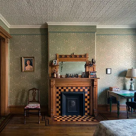 The Harlem Flophouse Hotel 2*