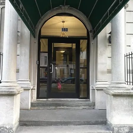 Hotel Claremont *