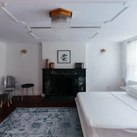 Charles Street Gardens By Onefinestay New York