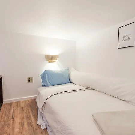 Upper West Luxury 4bed 2bath: Steps To Central Park *