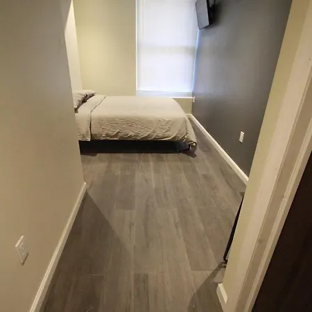 Modern Next To Times Square Apartment *