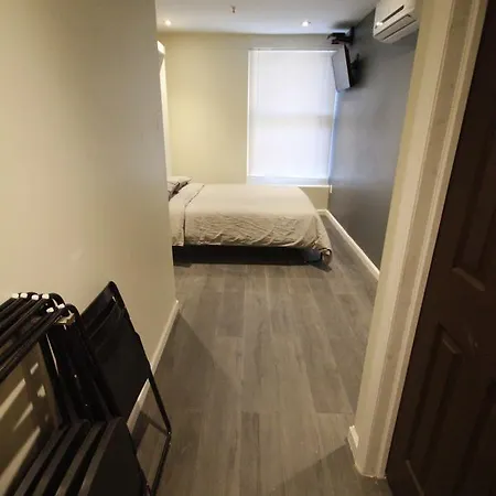 Modern Next To Times Square Apartment *