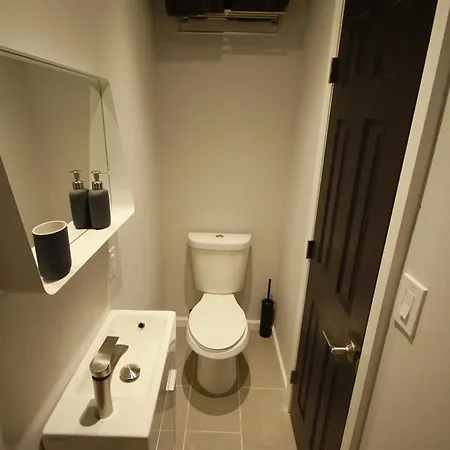 Modern Next To Times Square Apartment *