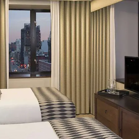 Leon Les 3* New York