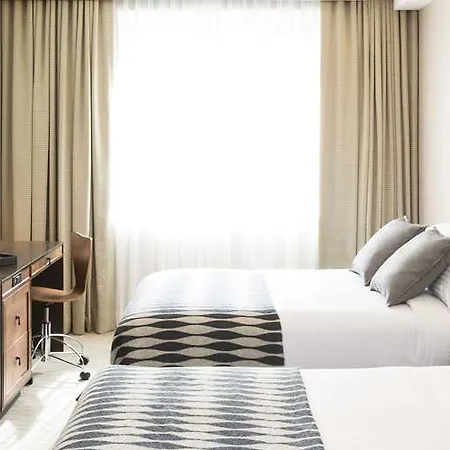 Hotel Leon Les