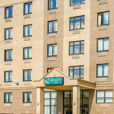 Hotel Quality Woodside Queens 3*