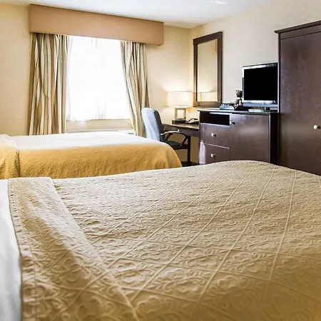 Hotel Quality Woodside Queens 3*