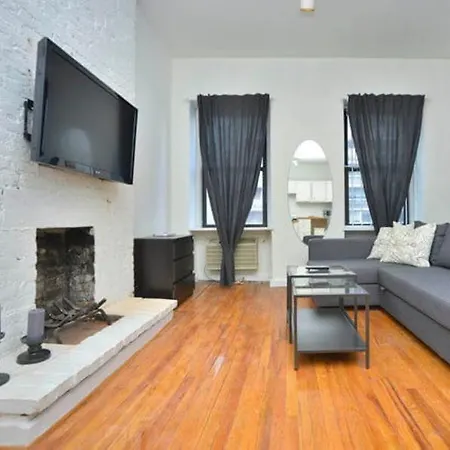 Alcove Studio In The Upper East Side