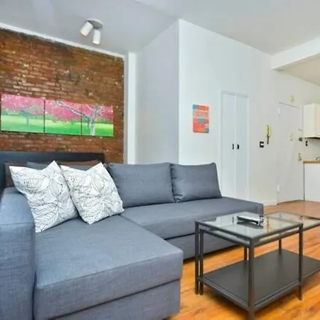 Alcove Studio In The Upper East Side Apartment