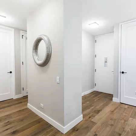 Times Square Luxury Suites Apt