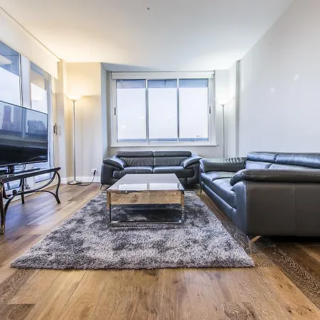 Times Square Luxury Suites Apt *