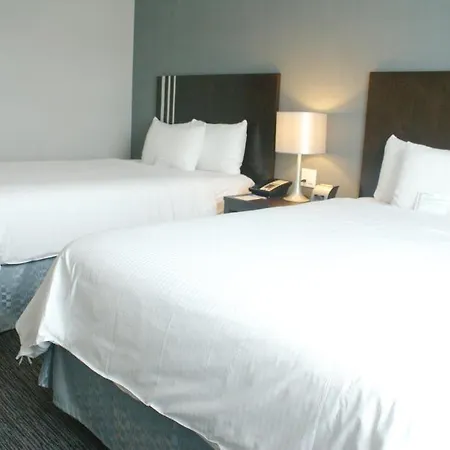 Hotel Wyndham Garden Long Island