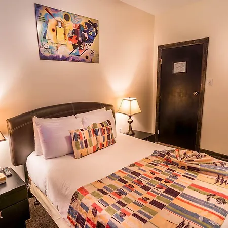 Hostel Royal Park
