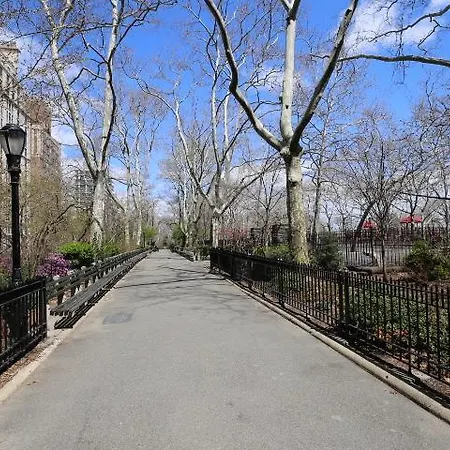 Apartment Luxury 3bed/2bath: Prime Upper East Manhattan New York