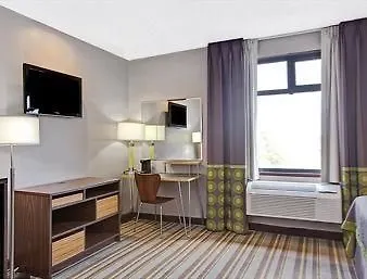 Super 8 By Wyndham Jamaica North Conduit Hotel New York