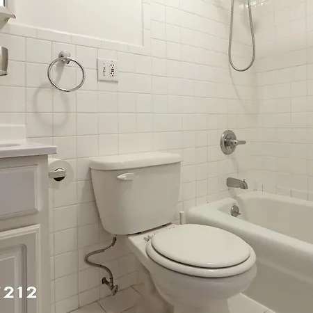 Apartment Spring Street Apt 2 *