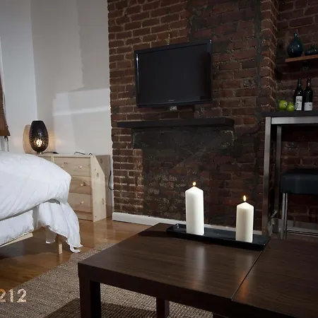 Spring Street Apt 3 Apartment *