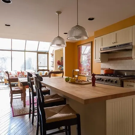 Apartment Elmwood Place New York