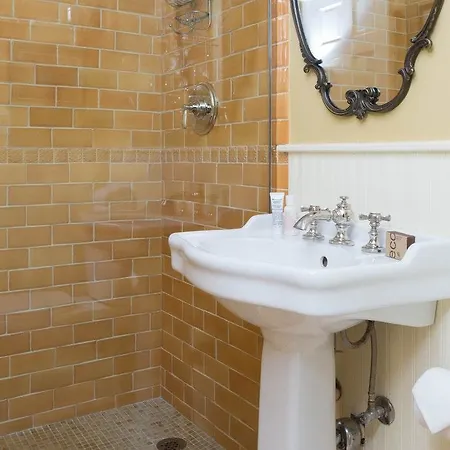 Elmwood Place Apartment New York