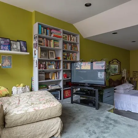 Elmwood Place *