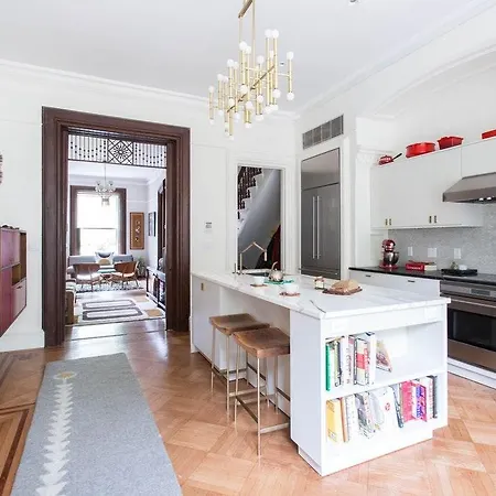 Apartment Vanderbilt Avenue Townhouse By Onefinestay