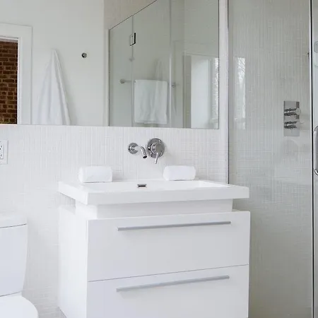 Gates Avenue Townhouse Iii By Onefinestay New York