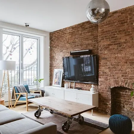 Gates Avenue Townhouse Iii By Onefinestay New York