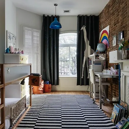 Gates Avenue Townhouse Iii By Onefinestay New York