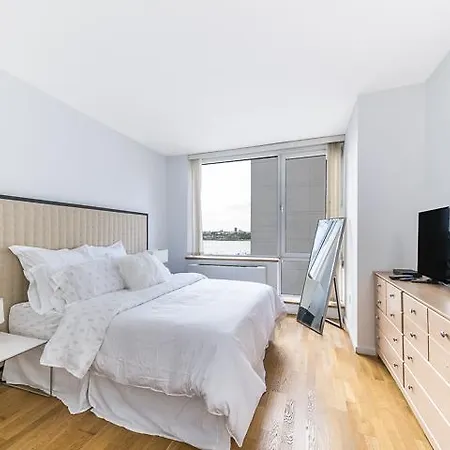 Apartment Ts 2 Bed Lux Highrise Corner *