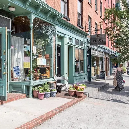 Warren Place Townhouse Apartment *