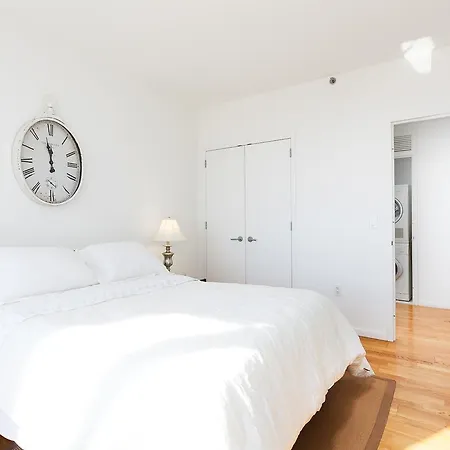 Lux 1 Bed In Times Square