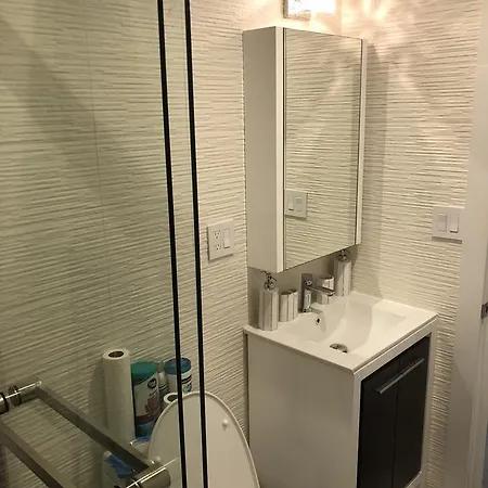 Homestay A-list Guest New York