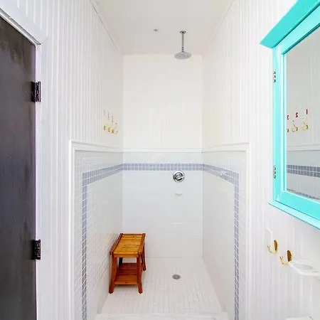 The High Tide #9 One Bedroom With Kitchen