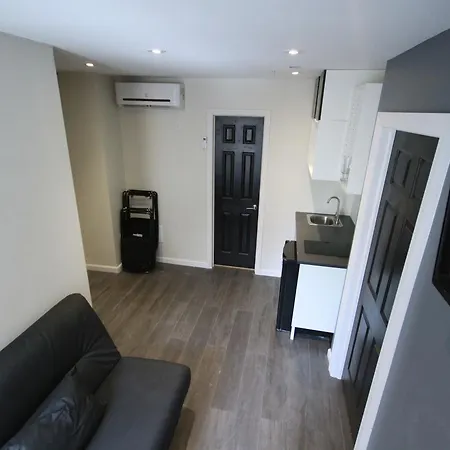 Modern Next To Times Square Apartment *