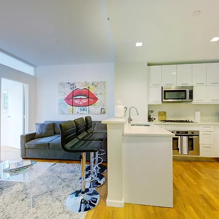 Times Square Lux Highrise Apartment New York