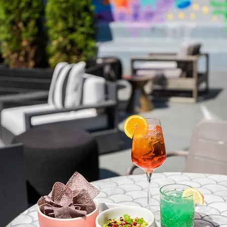 Hotel Cachet Boutique Nyc New York
