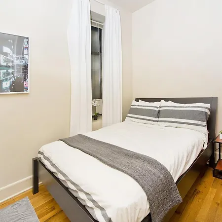 Spacious 4 Bedroom 15 Min From Times Square New York