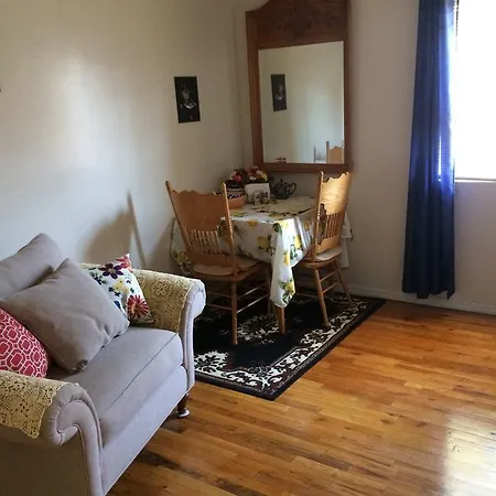 Cozy And Quiet * New York