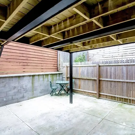 The Greenwood - A One Bedroom Garden Apartment